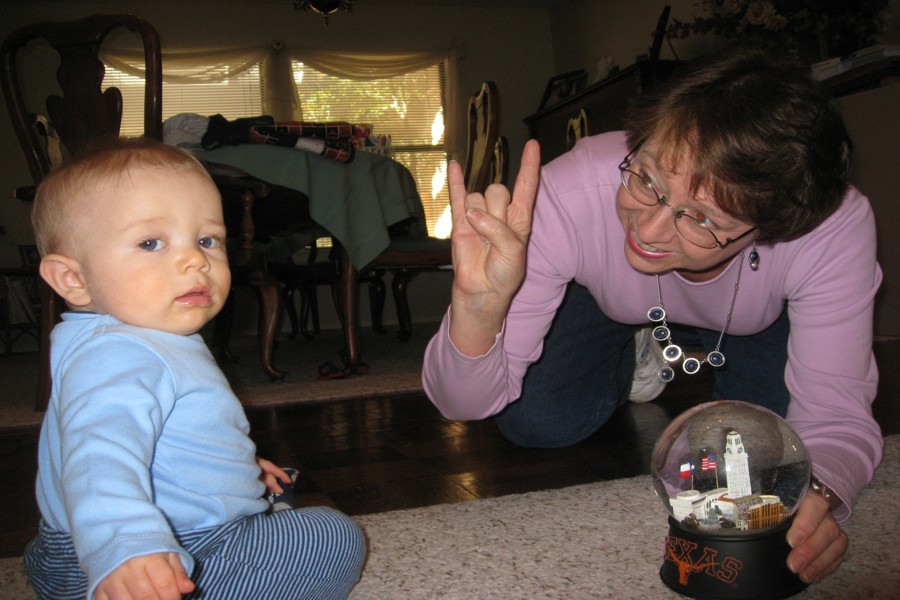 ../image/nanna shows dean longhorns.jpg